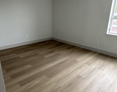 215 Main - Photo Thumbnail 6