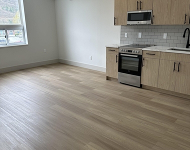 215 Main - Photo Thumbnail 1
