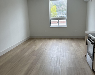 215 Main - Photo Thumbnail 2