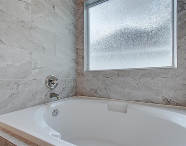11927 W Vita Circle - Photo Thumbnail 27