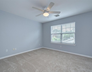 11927 W Vita Circle - Photo Thumbnail 20