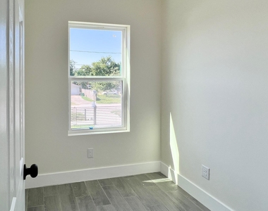 4315 Plaag - Photo Thumbnail 12
