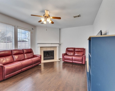 2303 Megellan Point Ln Lane - Photo Thumbnail 13