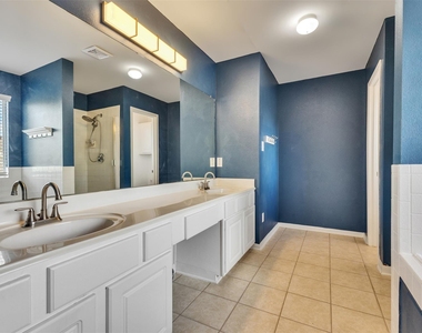 2303 Megellan Point Ln Lane - Photo Thumbnail 17