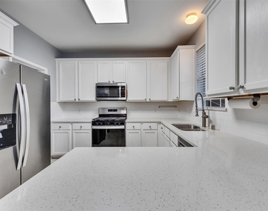 2303 Megellan Point Ln Lane - Photo Thumbnail 10