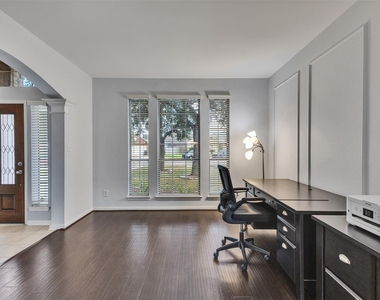 2303 Megellan Point Ln Lane - Photo Thumbnail 5