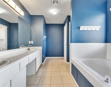 2303 Megellan Point Ln Lane - Photo Thumbnail 16
