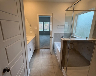 2127 Rawls Ranch Ct - Photo Thumbnail 15