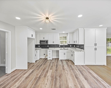 7221 Evans Street - Photo Thumbnail 9