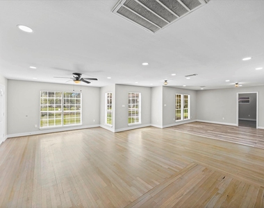 7221 Evans Street - Photo Thumbnail 7
