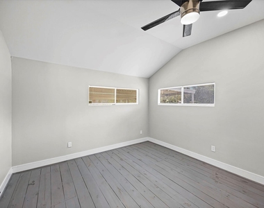 7221 Evans Street - Photo Thumbnail 12