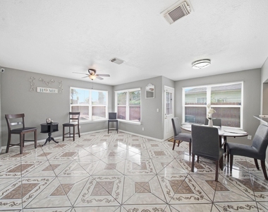 5306 Jewel Street - Photo Thumbnail 10