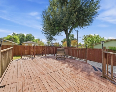 5306 Jewel Street - Photo Thumbnail 31