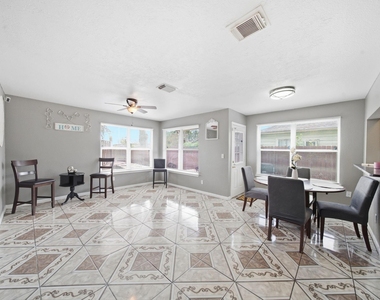 5306 Jewel Street - Photo Thumbnail 17