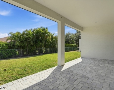 2303 Nw 18th Place - Photo Thumbnail 32