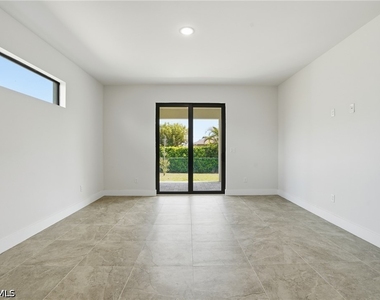 2303 Nw 18th Place - Photo Thumbnail 15