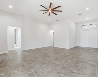 2303 Nw 18th Place - Photo Thumbnail 6