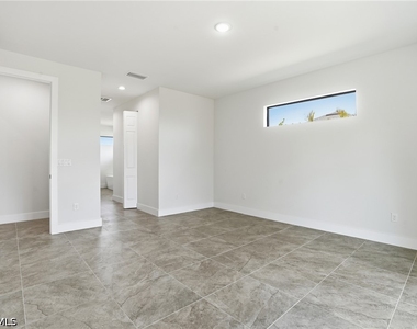 2303 Nw 18th Place - Photo Thumbnail 14
