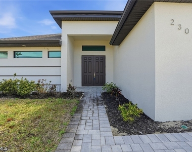 2303 Nw 18th Place - Photo Thumbnail 1