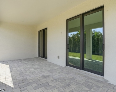 2303 Nw 18th Place - Photo Thumbnail 33