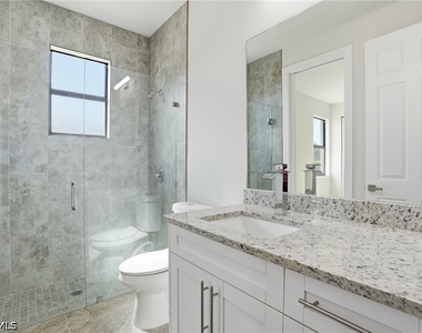 2303 Nw 18th Place - Photo Thumbnail 28