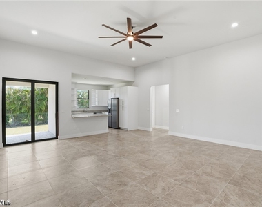 2303 Nw 18th Place - Photo Thumbnail 7