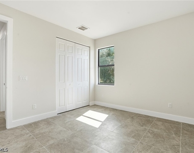 2303 Nw 18th Place - Photo Thumbnail 26