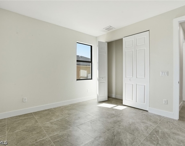 2303 Nw 18th Place - Photo Thumbnail 22