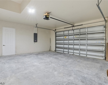 2303 Nw 18th Place - Photo Thumbnail 31
