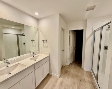 5122 Sunset Oaks Drive - Photo Thumbnail 10