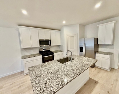 5122 Sunset Oaks Drive - Photo Thumbnail 4
