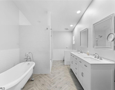 2467 Pine Woods Circle - Photo Thumbnail 24