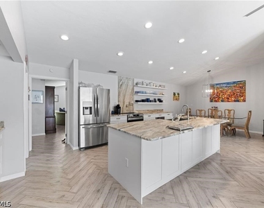 2467 Pine Woods Circle - Photo Thumbnail 18