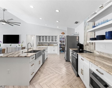 2467 Pine Woods Circle - Photo Thumbnail 13