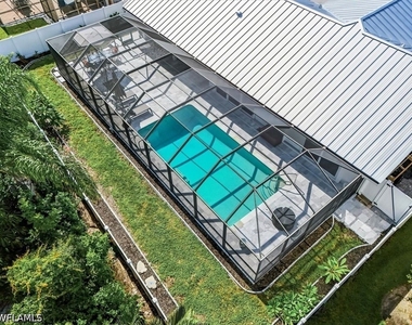 2467 Pine Woods Circle - Photo Thumbnail 3