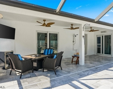 2467 Pine Woods Circle - Photo Thumbnail 11