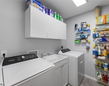 2467 Pine Woods Circle - Photo Thumbnail 28