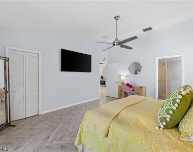 2467 Pine Woods Circle - Photo Thumbnail 27