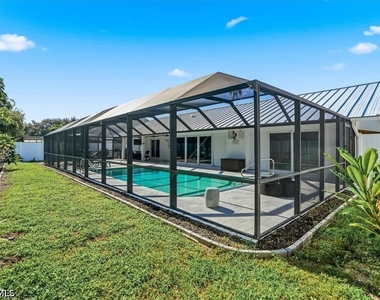 2467 Pine Woods Circle - Photo Thumbnail 32