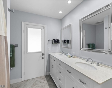 2467 Pine Woods Circle - Photo Thumbnail 26