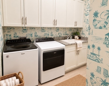 7235 Saona Court - Photo Thumbnail 9