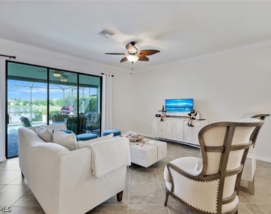 9207 Shadow Oak Lane - Photo Thumbnail 4