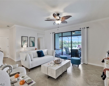 9207 Shadow Oak Lane - Photo Thumbnail 5