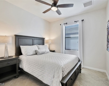 9207 Shadow Oak Lane - Photo Thumbnail 12