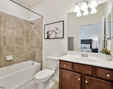 9207 Shadow Oak Lane - Photo Thumbnail 13