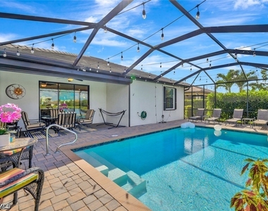 9207 Shadow Oak Lane - Photo Thumbnail 18
