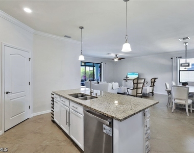 9207 Shadow Oak Lane - Photo Thumbnail 9