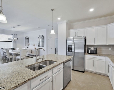 9207 Shadow Oak Lane - Photo Thumbnail 8