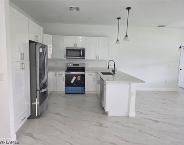 2604 E 13th Street - Photo Thumbnail 8