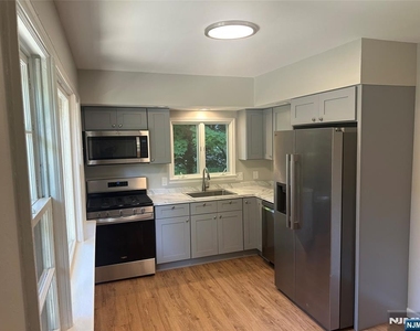 235 Ramapo Hills - Photo Thumbnail 3